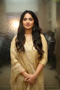 Anushka Shetty Nishabdham Pre Release Event 