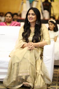 Anushka Shetty Nishabdham Pre Release Event 