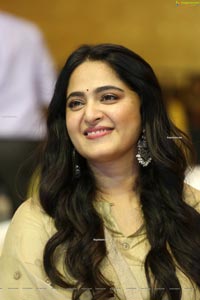 Anushka Shetty Nishabdham Pre Release Event 