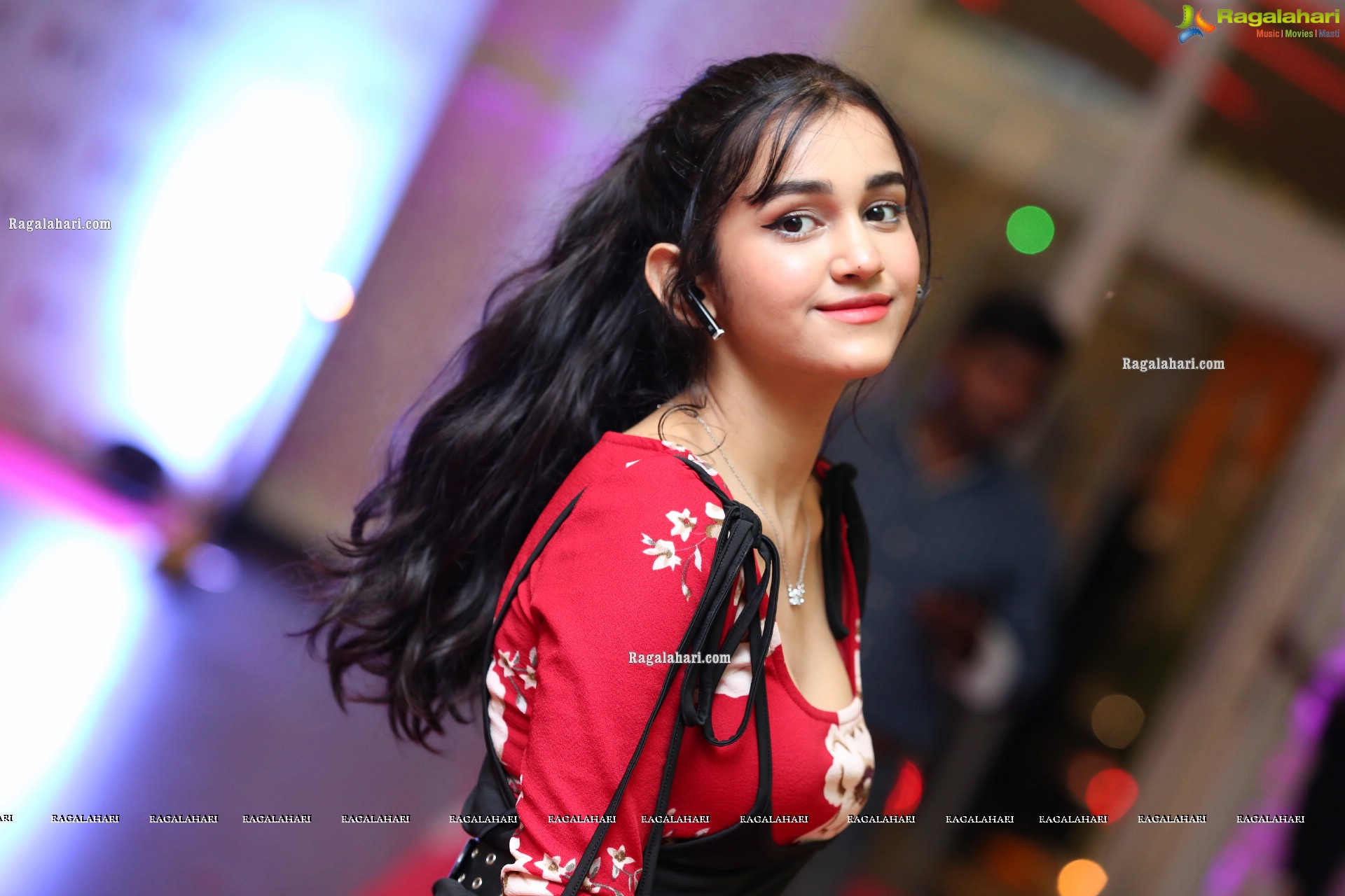 Aynab Zaidi at Sthri Grand Fashion Show at N Convention - HD Gallery