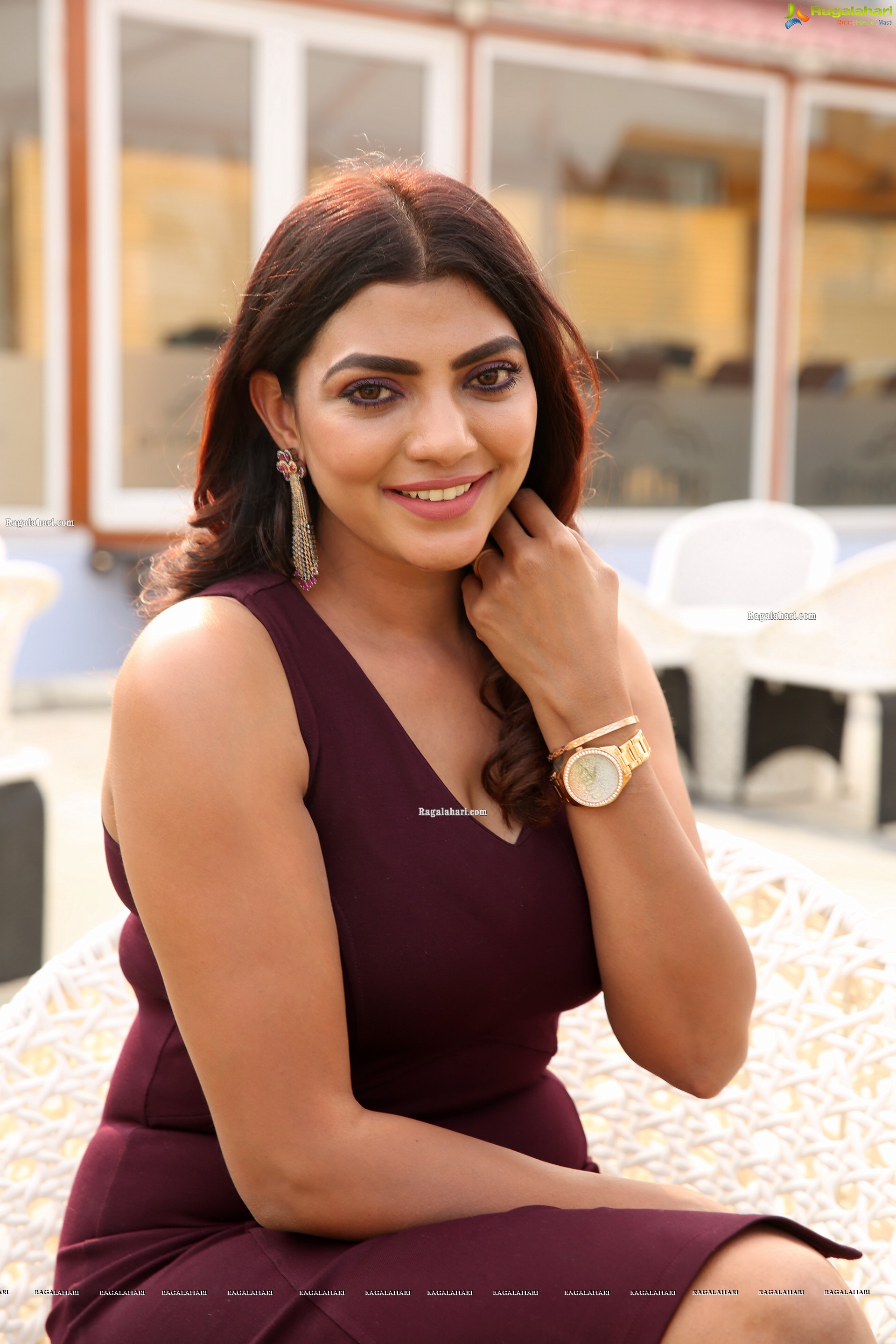 Lahari High Definition Photos