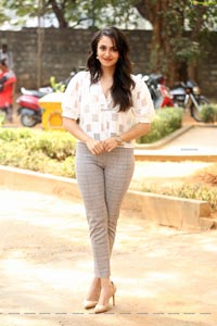 Malavika Nair Orey Bujjiga Pre Release Event