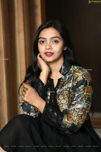 Nithya Shetty O Pitta Katha Interview Stills