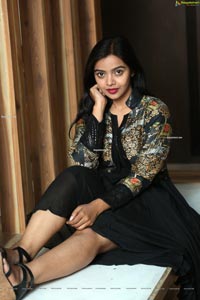 Nithya Shetty O Pitta Katha Interview Stills