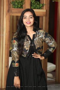 Nithya Shetty O Pitta Katha Interview Stills