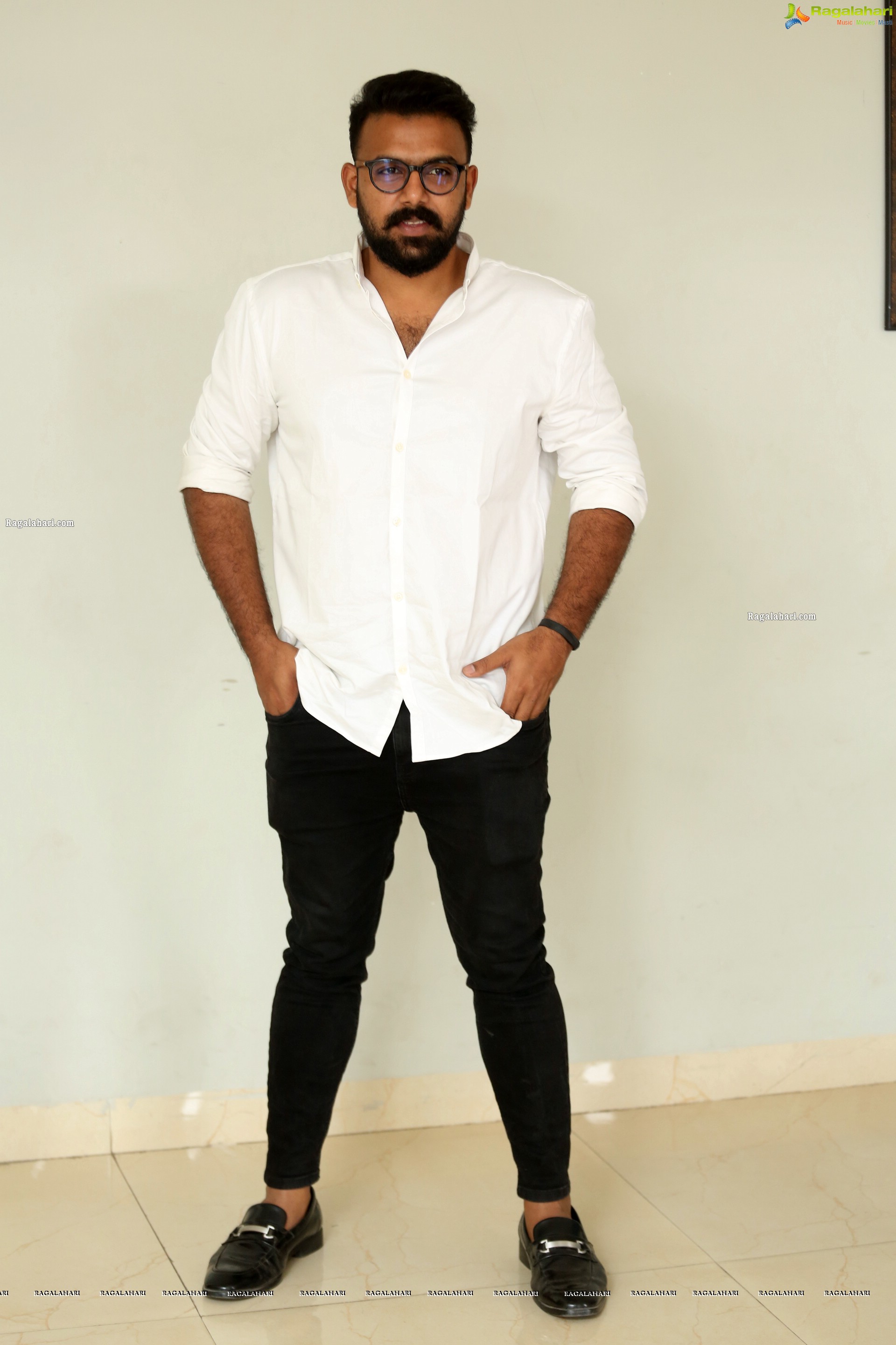 Tharun Bhascker at Neeku Matrame Chepta TV Show Press Meet Gallery