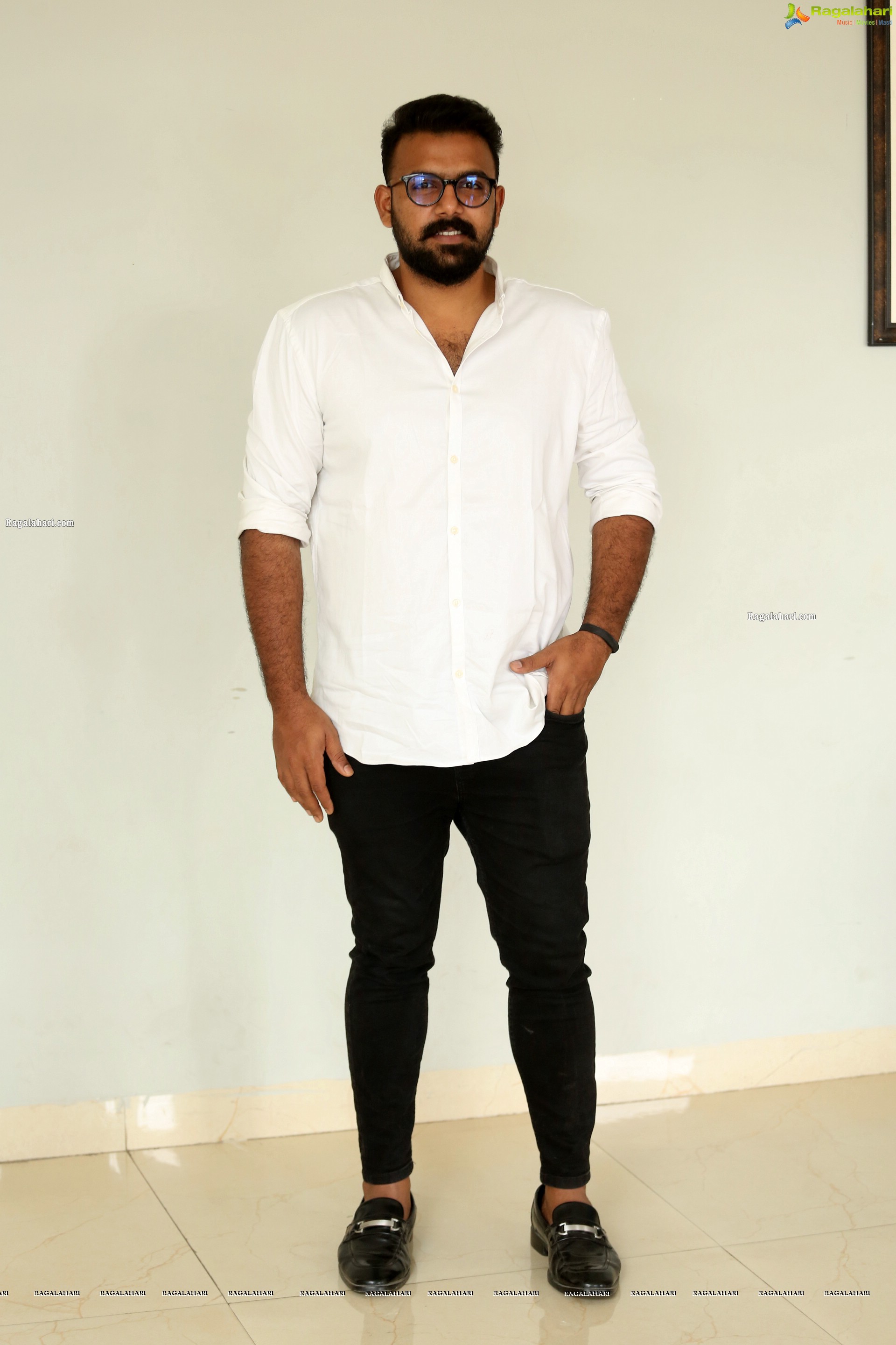 Tharun Bhascker at Neeku Matrame Chepta TV Show Press Meet Gallery