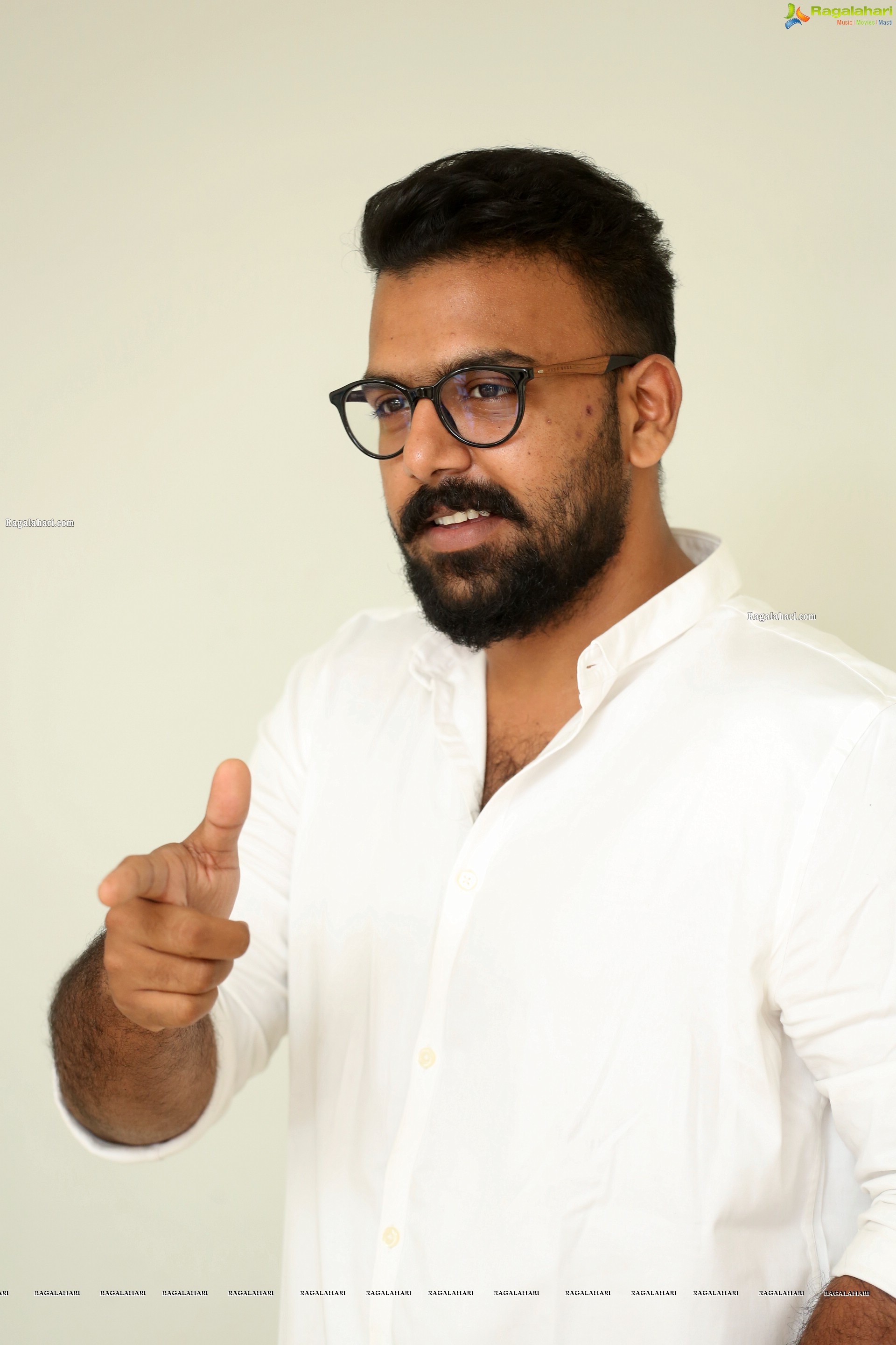 Tharun Bhascker at Neeku Matrame Chepta TV Show Press Meet Gallery