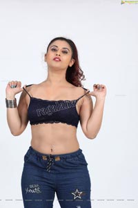 Gunnjan Aras Exclusive HD Photos