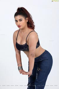 Gunnjan Aras Exclusive HD Photos