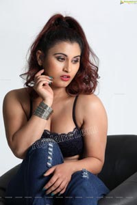 Gunnjan Aras Exclusive HD Photos