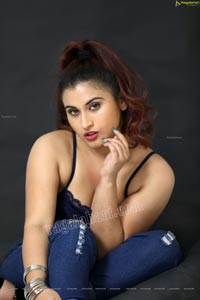 Gunnjan Aras Exclusive HD Photos