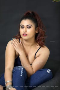 Gunnjan Aras Exclusive HD Photos