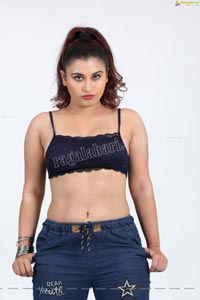 Gunnjan Aras Exclusive HD Photos