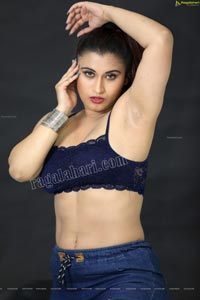 Gunnjan Aras Exclusive HD Photos