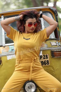 Gunnjan Aras in Yellow High-Waisted Self Tie Belt Long Pant