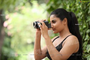 Saafi Kaur Exclusive HD Photos