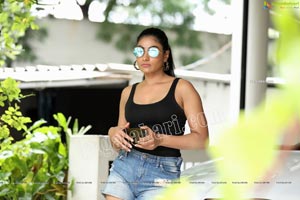 Saafi Kaur Exclusive HD Photos