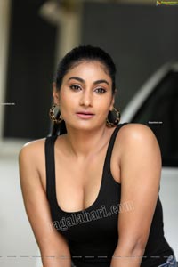 Saafi Kaur Exclusive HD Photos