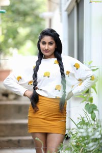 Saafi Kaur Exclusive HD Photos