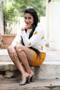 Saafi Kaur Exclusive HD Photos