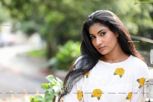 Saafi Kaur Exclusive HD Photos