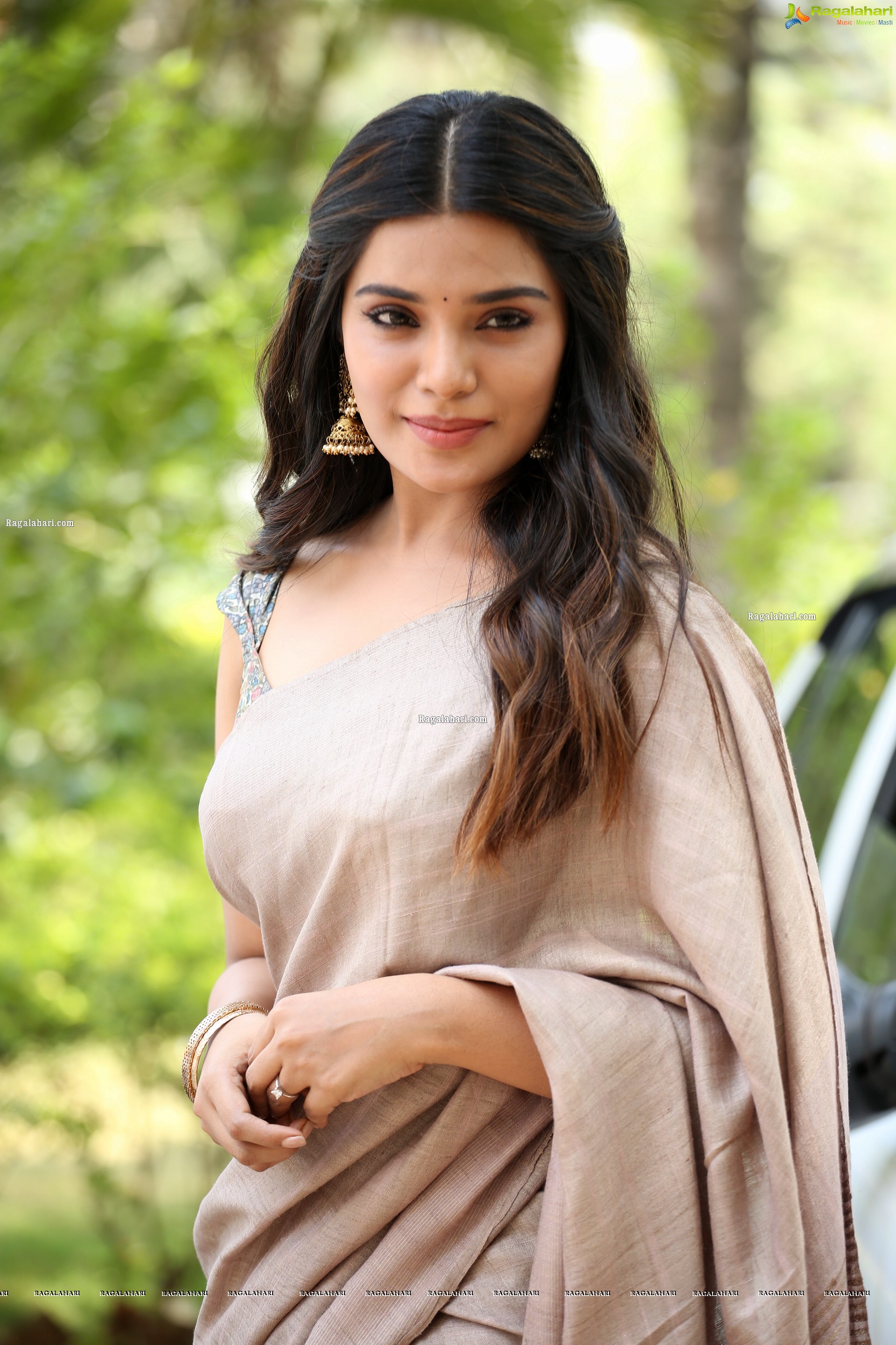 Aathmika at Vijaya Raghavan Movie Trailer Launch, HD Photo Gallery