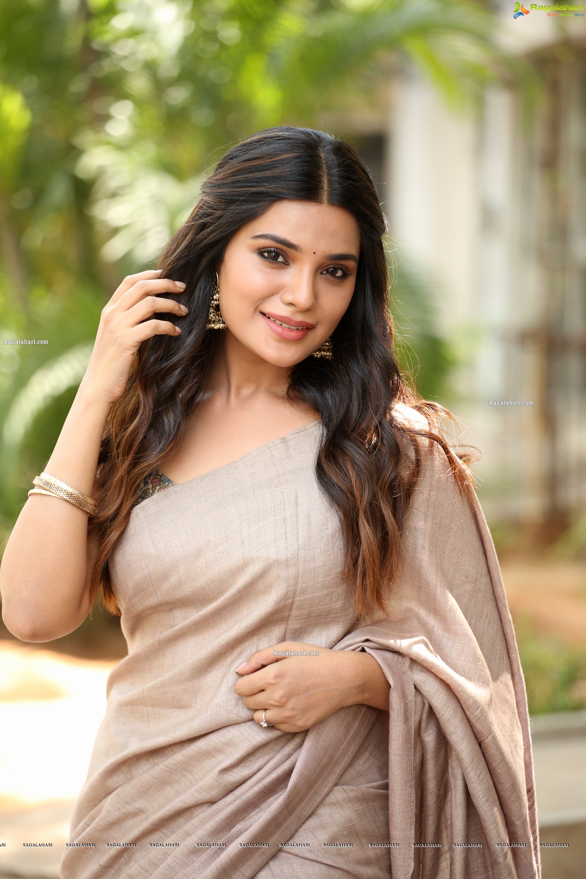 Aathmika at Vijaya Raghavan Movie Trailer Launch, HD Photo Gallery