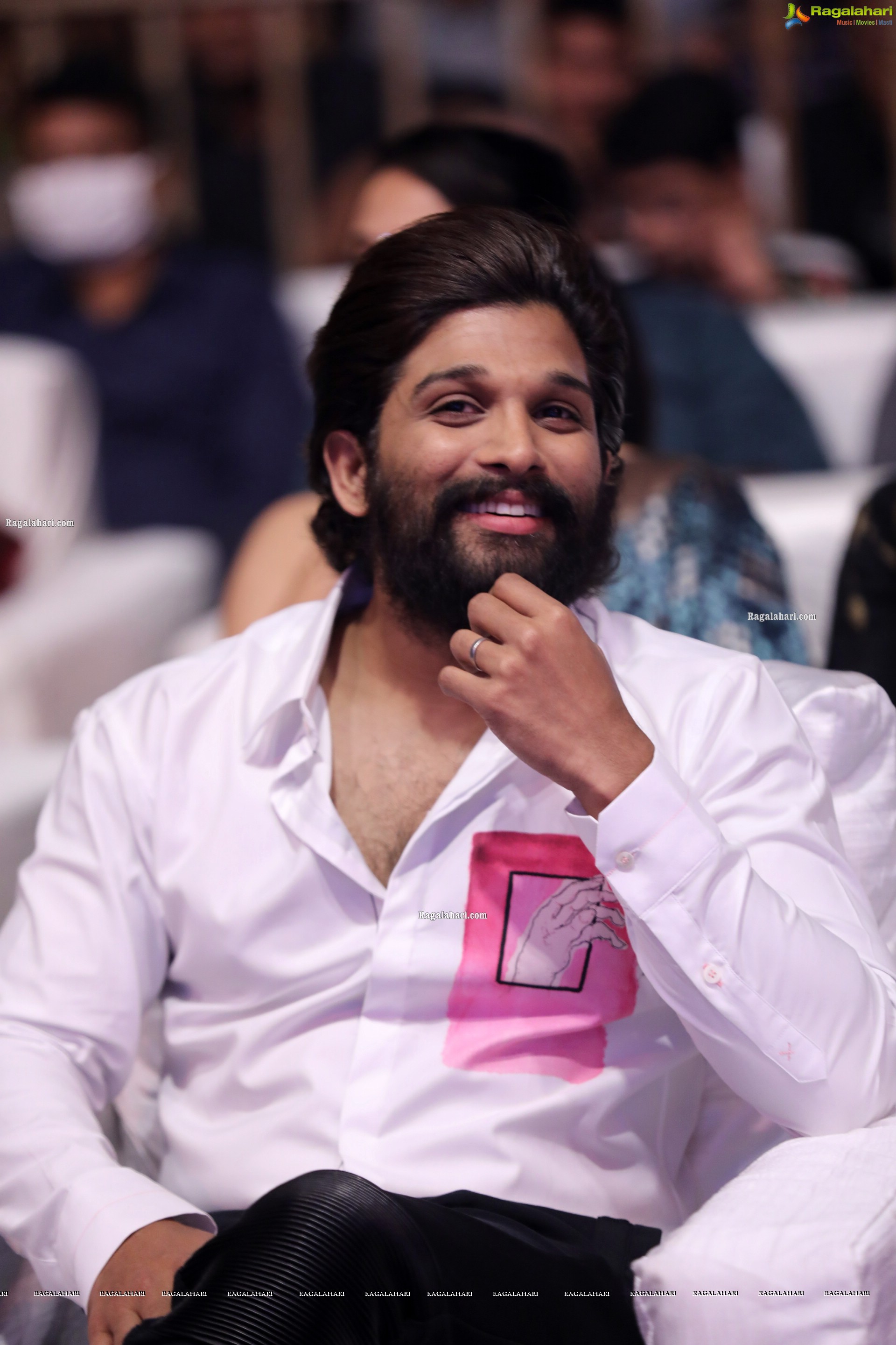 Allu Arjun at Chaavu Kaburu Challaga Pre-Release Event, HD Photo Gallery