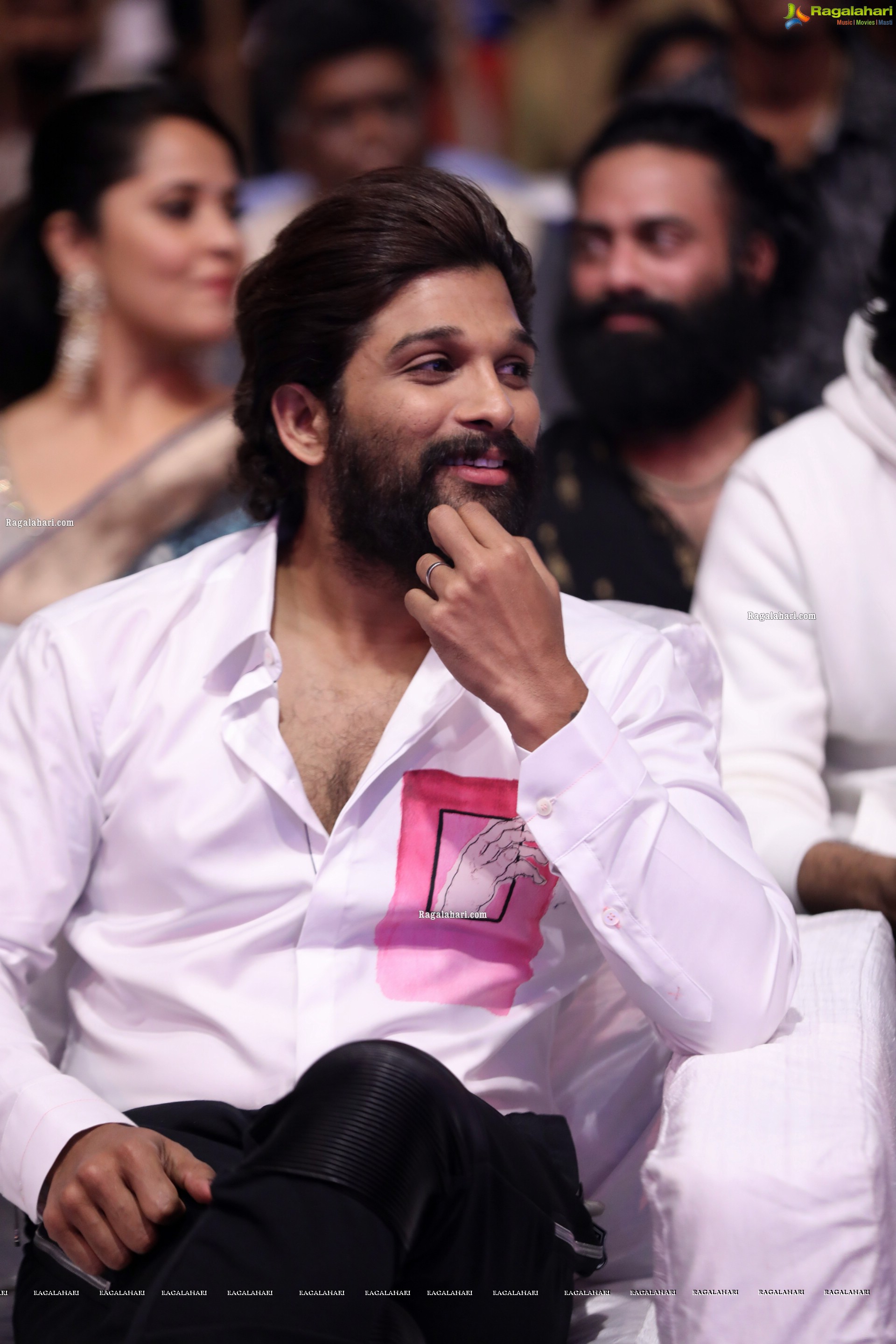 Allu Arjun at Chaavu Kaburu Challaga Pre-Release Event, HD Photo Gallery