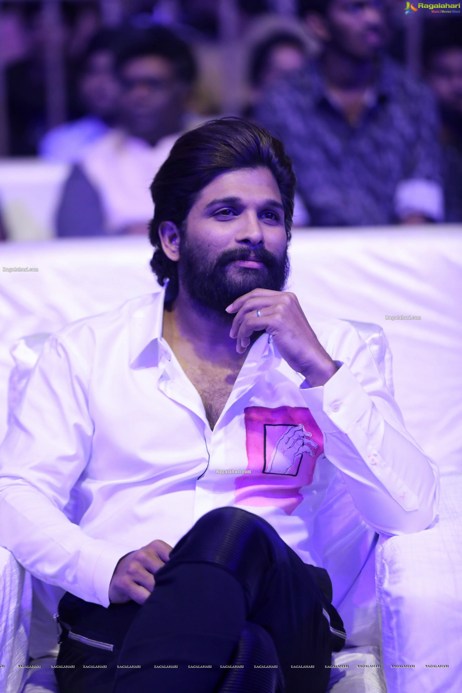 Allu Arjun at Chaavu Kaburu Challaga Pre-Release Event, HD Photo Gallery