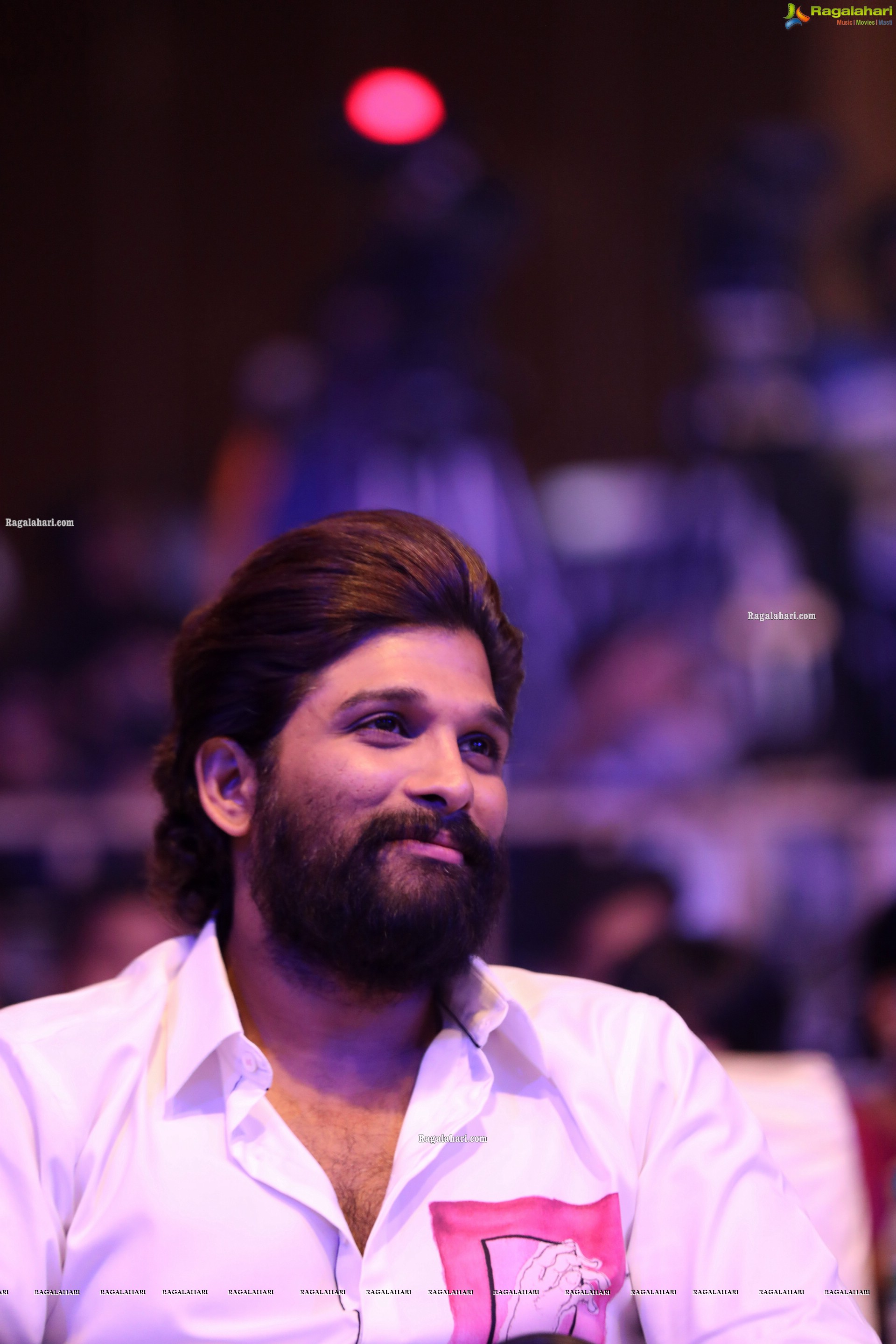 Allu Arjun at Chaavu Kaburu Challaga Pre-Release Event, HD Photo Gallery