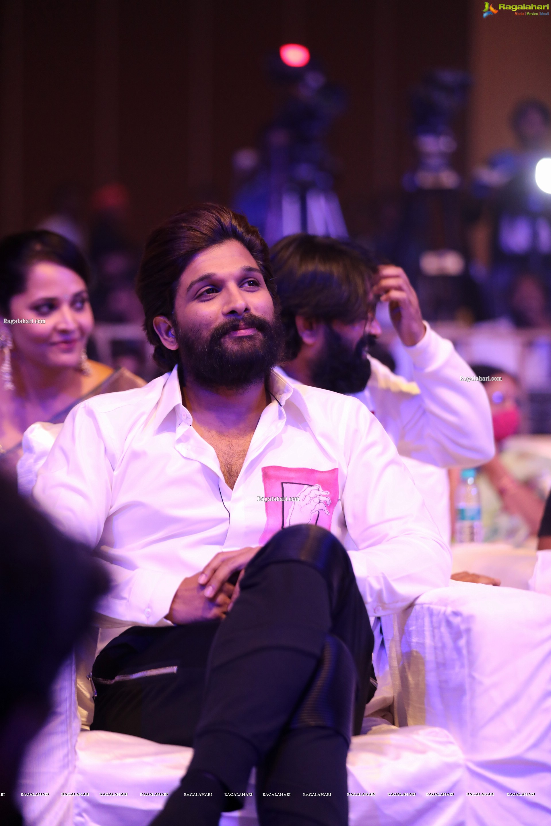 Allu Arjun at Chaavu Kaburu Challaga Pre-Release Event, HD Photo Gallery