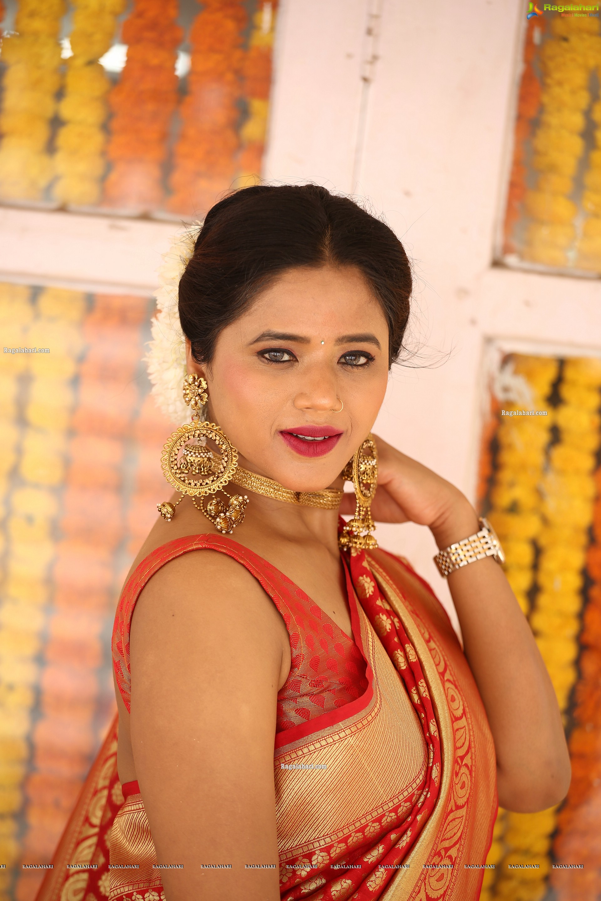 Amrita Halder at Idhi Nadhi Movie Opening, HD Photo Gallery