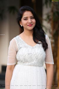 Anchor Vijayalakshmi in White Net Embellished Dress