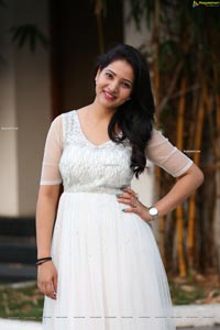 Anchor Vijayalakshmi in White Net Embellished Dress