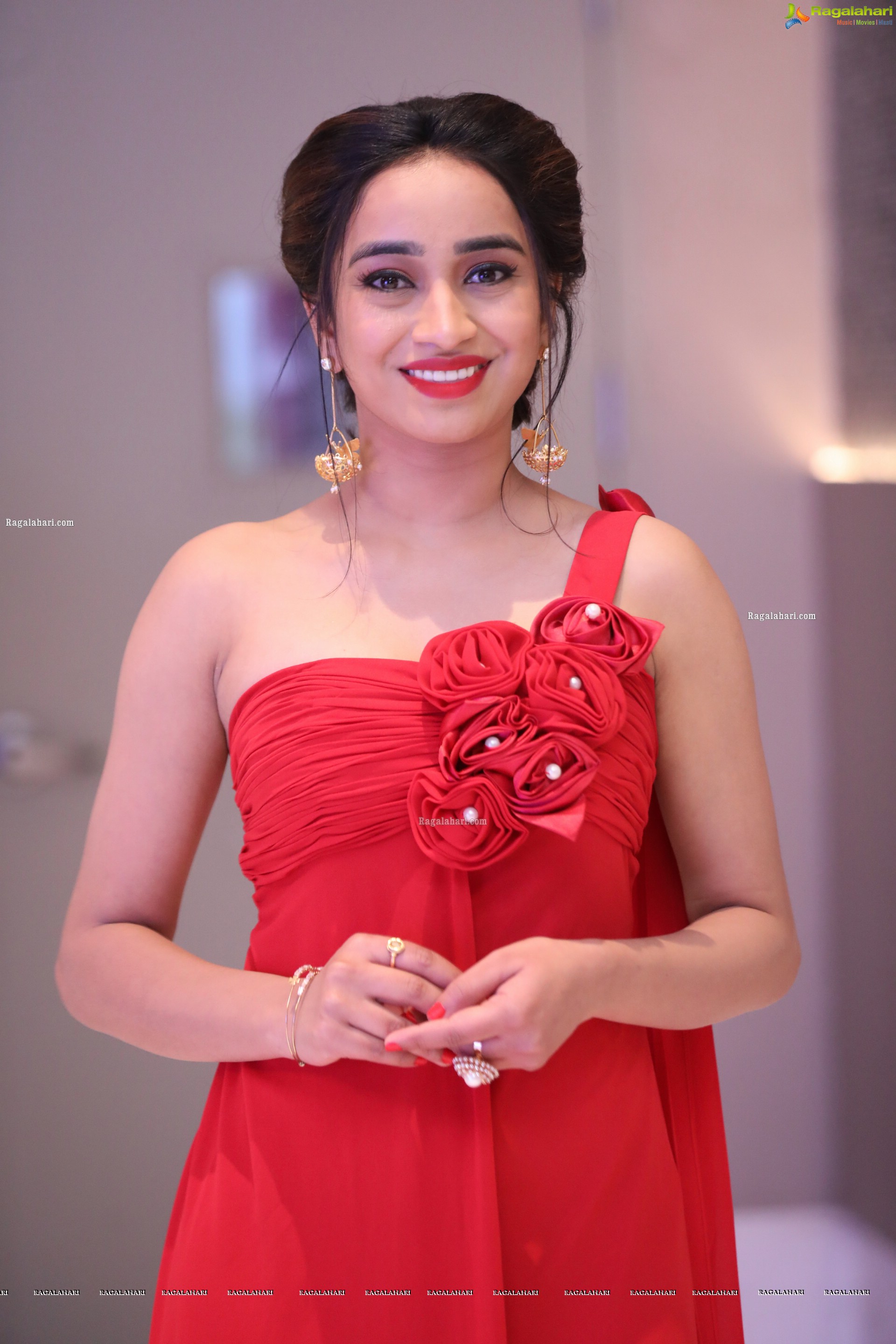 Vindhya Vishaka at Meelo Evaru Koteeswarudu Season 5 Press Meet, HD Photo Gallery