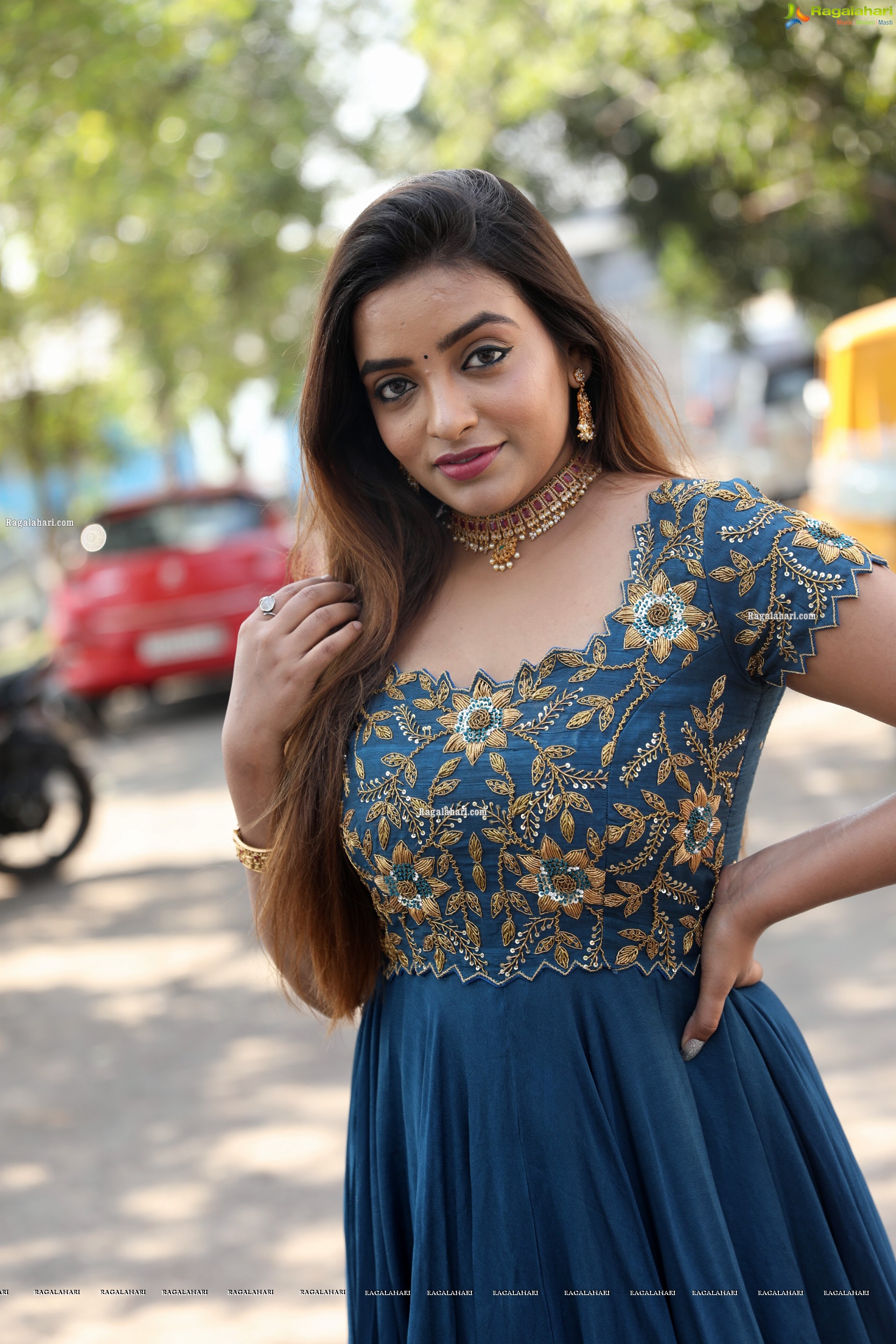 Ashi Roy at Savithri w/o Satyamurthy Movie Pooja Ceremony, HD Photo Gallery