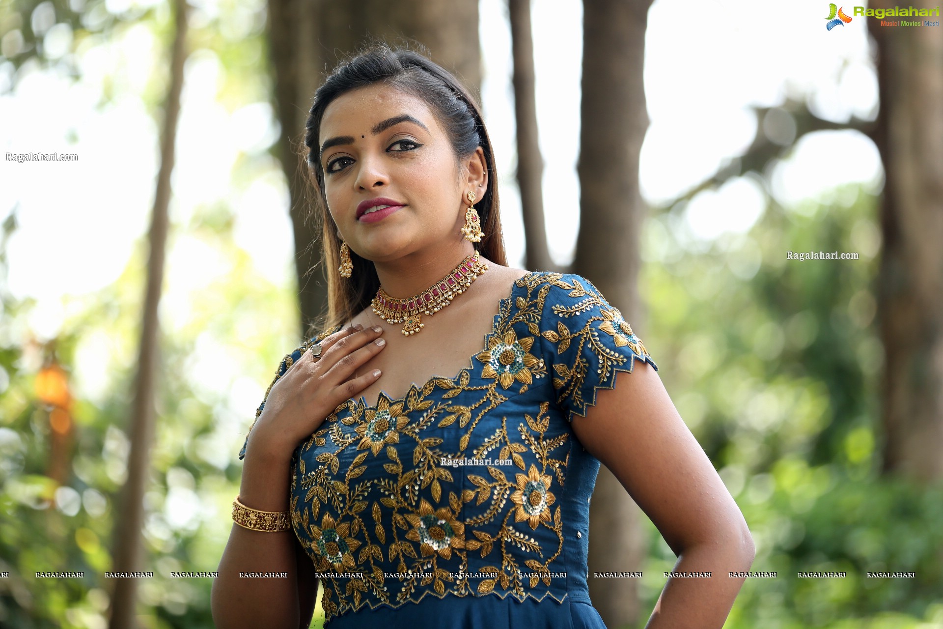 Ashi Roy at Savithri w/o Satyamurthy Movie Pooja Ceremony, HD Photo Gallery