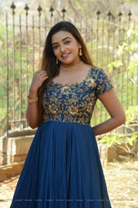 Ashi Roy at Savithri w/o Satyamurthy Movie Pooja Ceremony