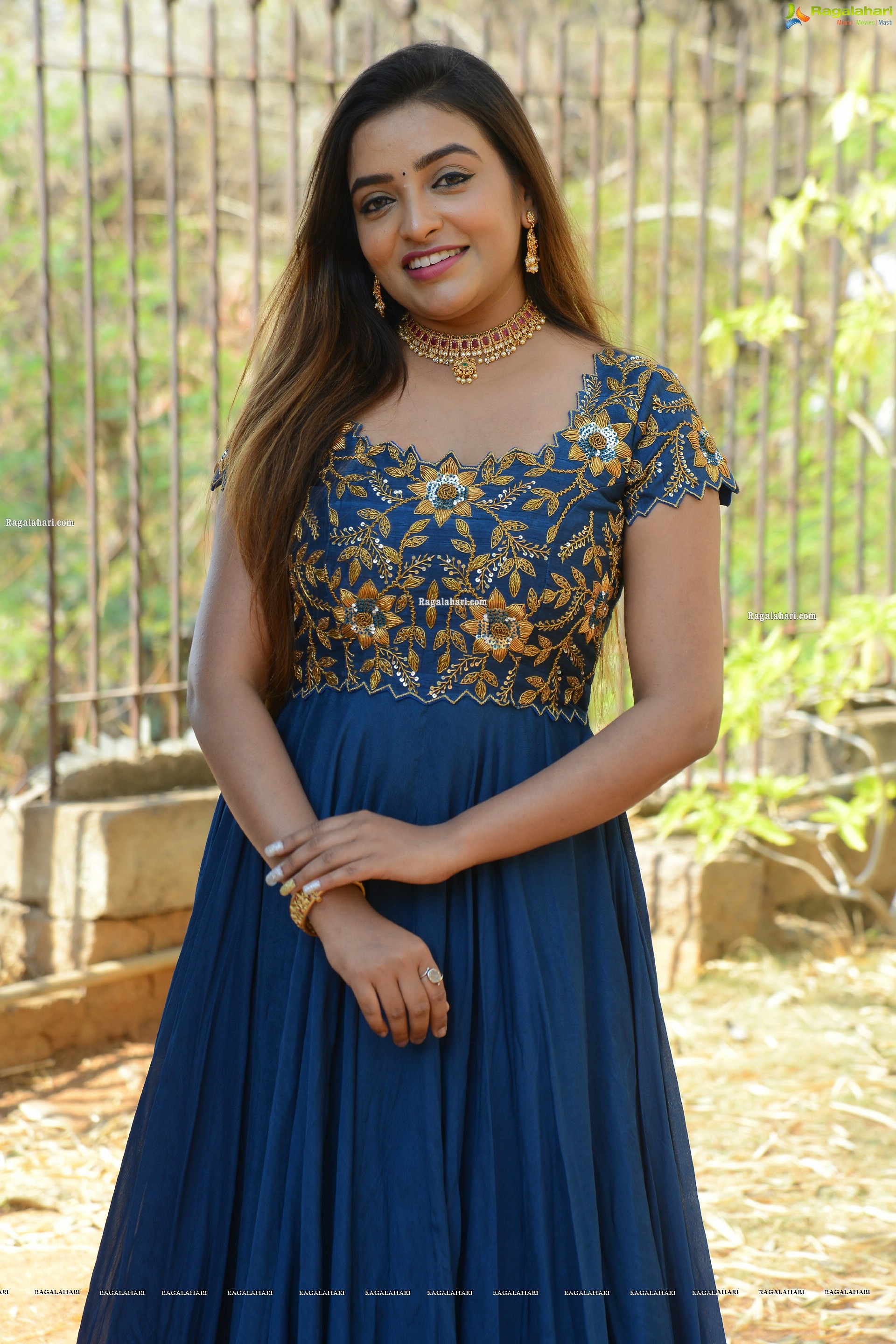 Ashi Roy at Savithri w/o Satyamurthy Movie Pooja Ceremony, HD Photo Gallery