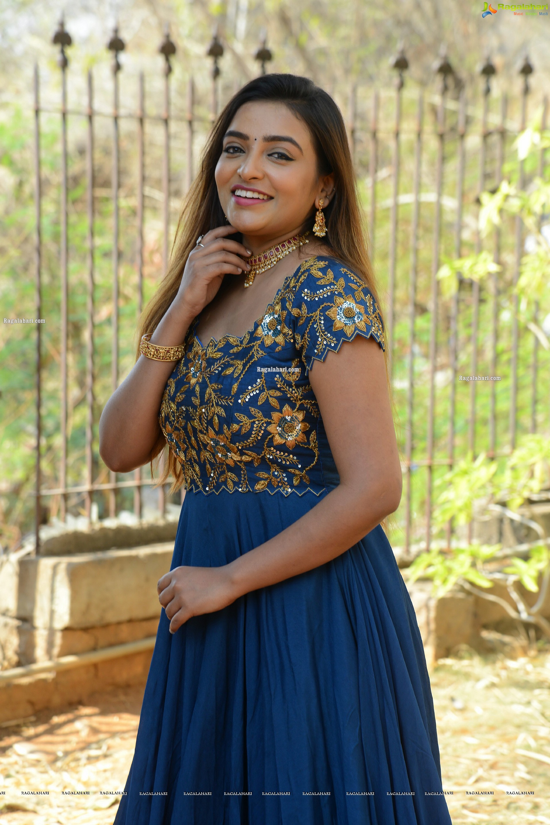 Ashi Roy at Savithri w/o Satyamurthy Movie Pooja Ceremony, HD Photo Gallery