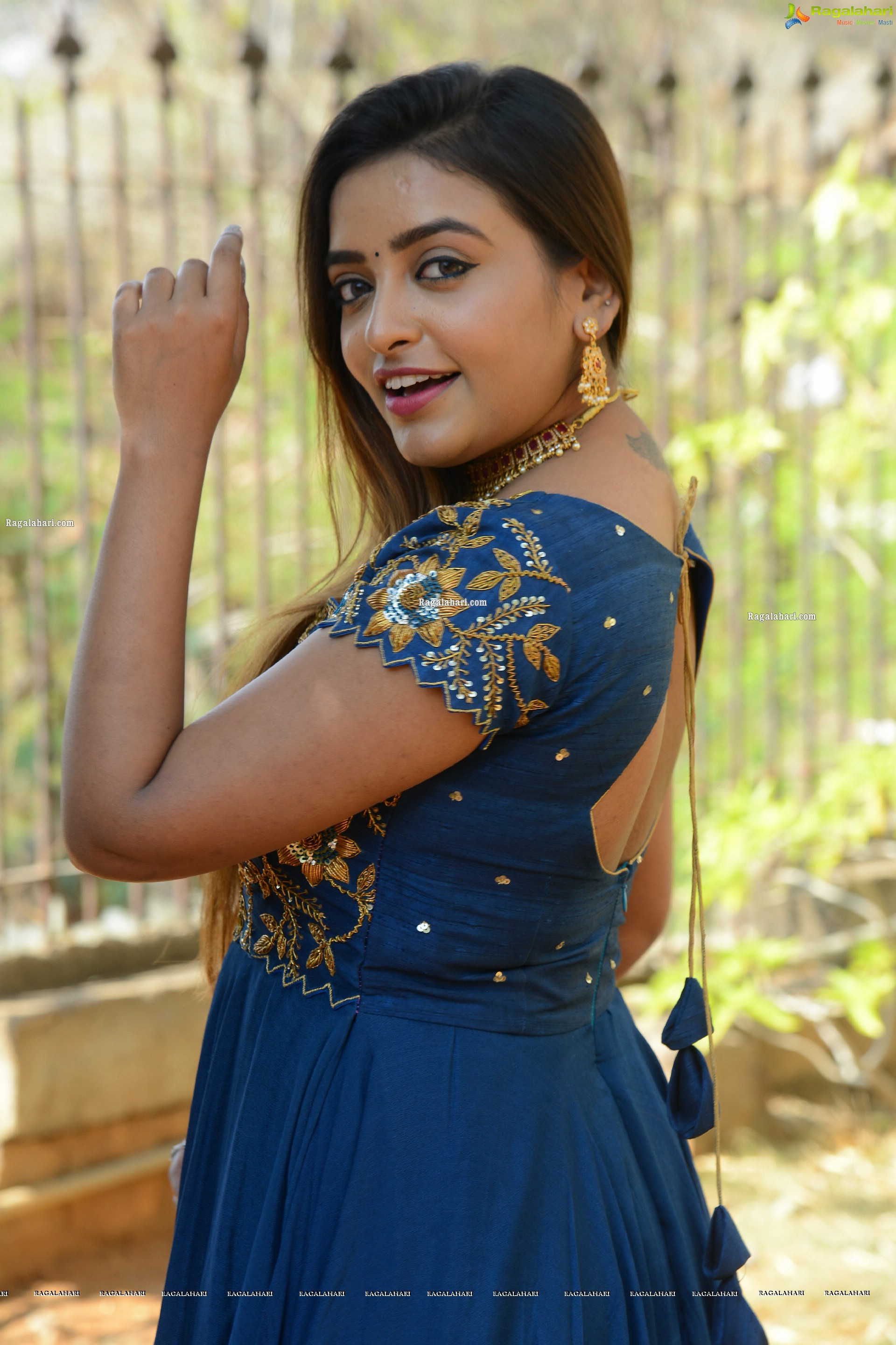 Ashi Roy at Savithri w/o Satyamurthy Movie Pooja Ceremony, HD Photo Gallery