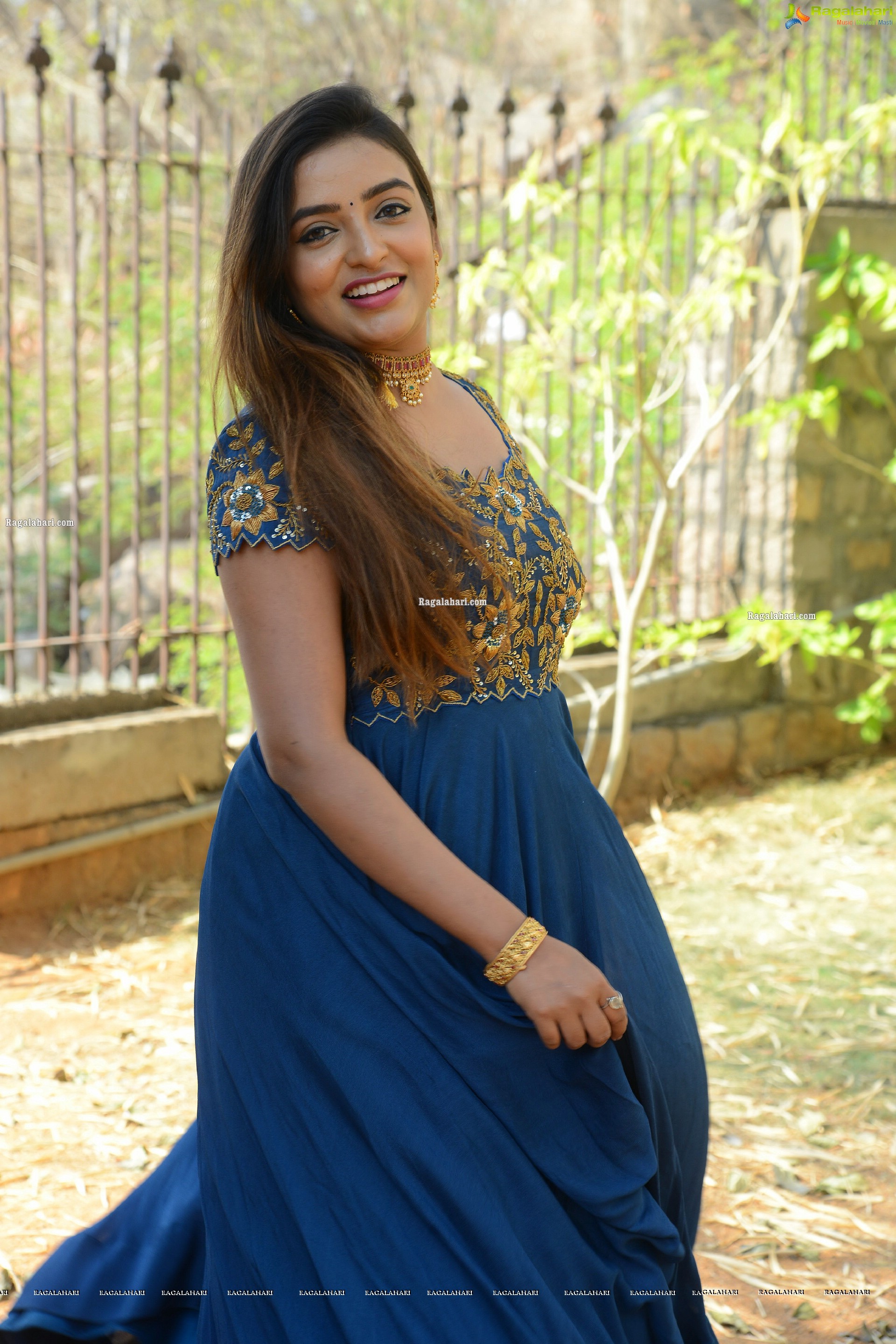 Ashi Roy at Savithri w/o Satyamurthy Movie Pooja Ceremony, HD Photo Gallery