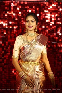 Bigg Boss 4 Telugu Contestant Divi Vadthya in Silk Saree