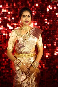 Bigg Boss 4 Telugu Contestant Divi Vadthya in Silk Saree