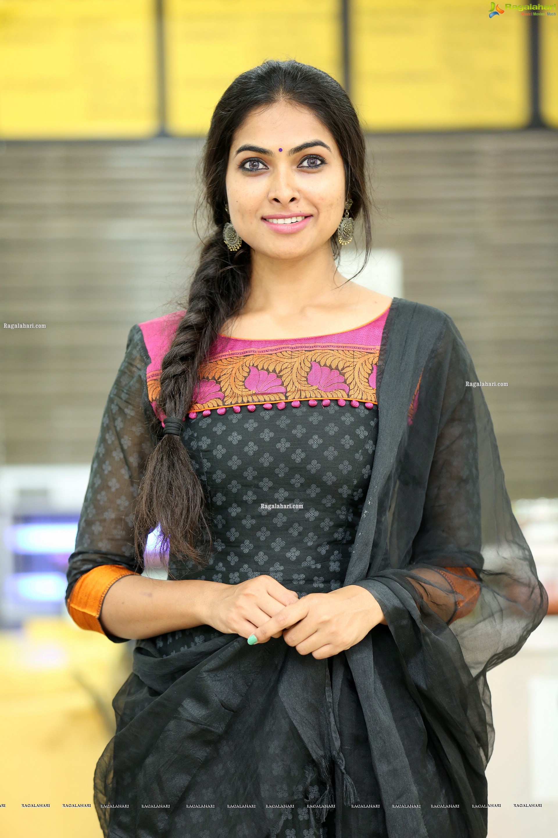 Divi Vadthya at Proteins Hygiene NonVeg Mart, HD Photo Gallery