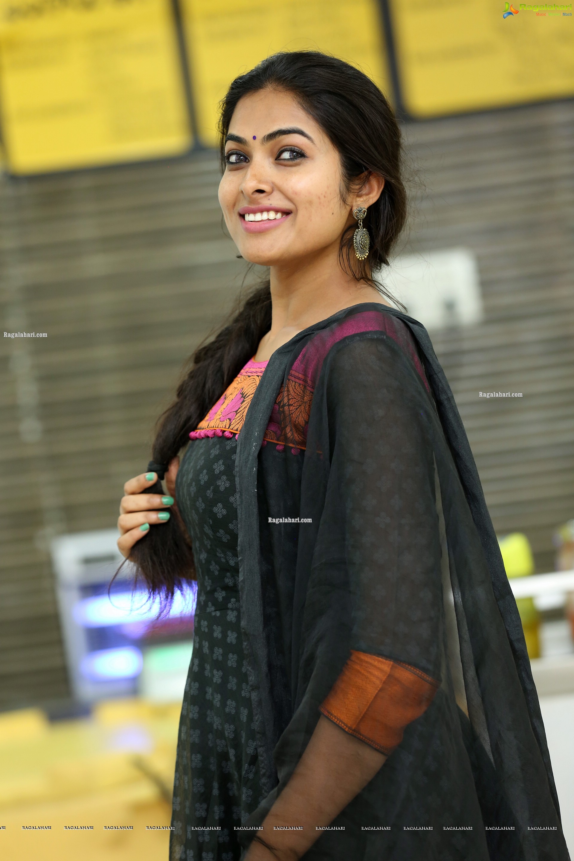Divi Vadthya at Proteins Hygiene NonVeg Mart, HD Photo Gallery