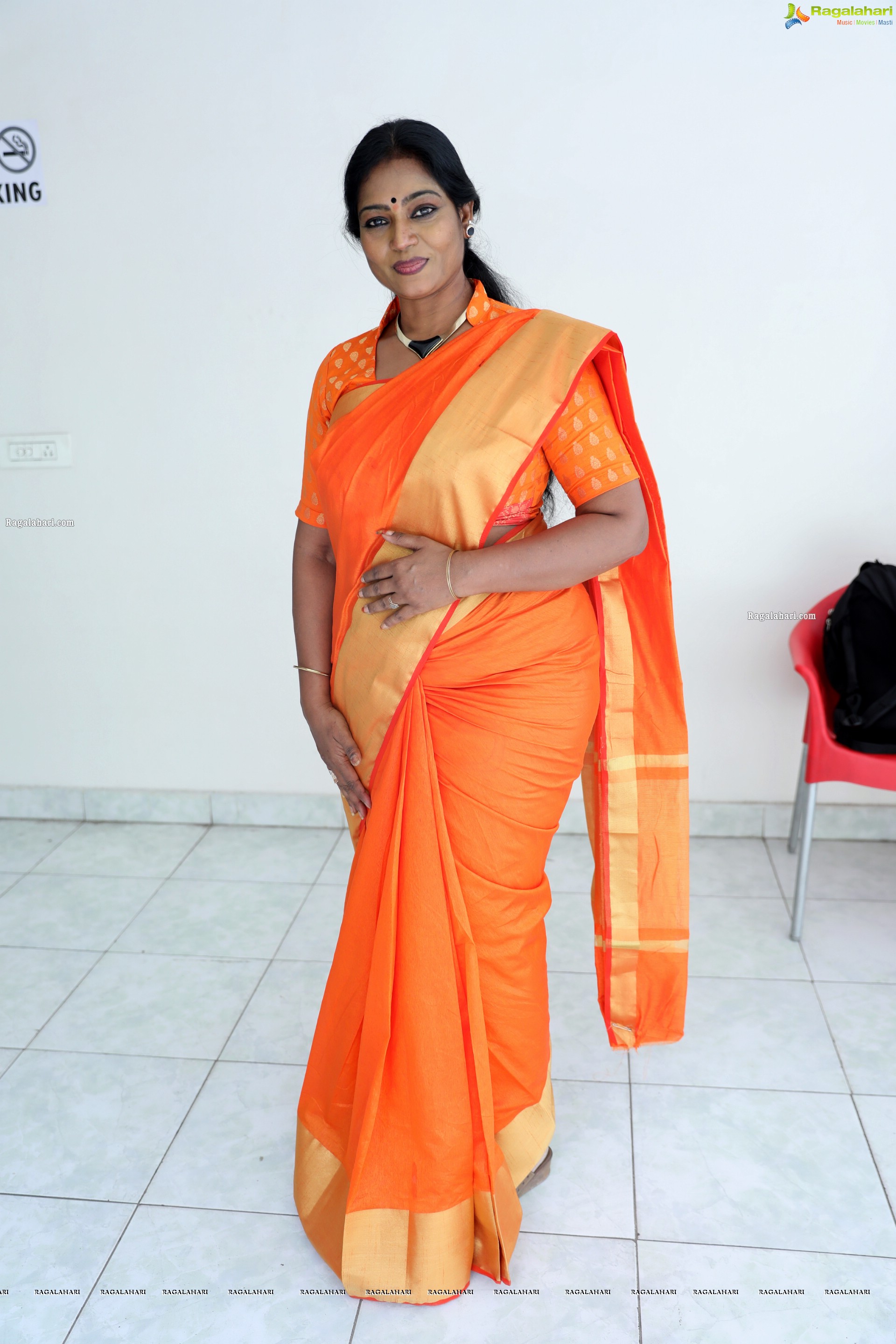 Actress Jayavani Photo Gallery
