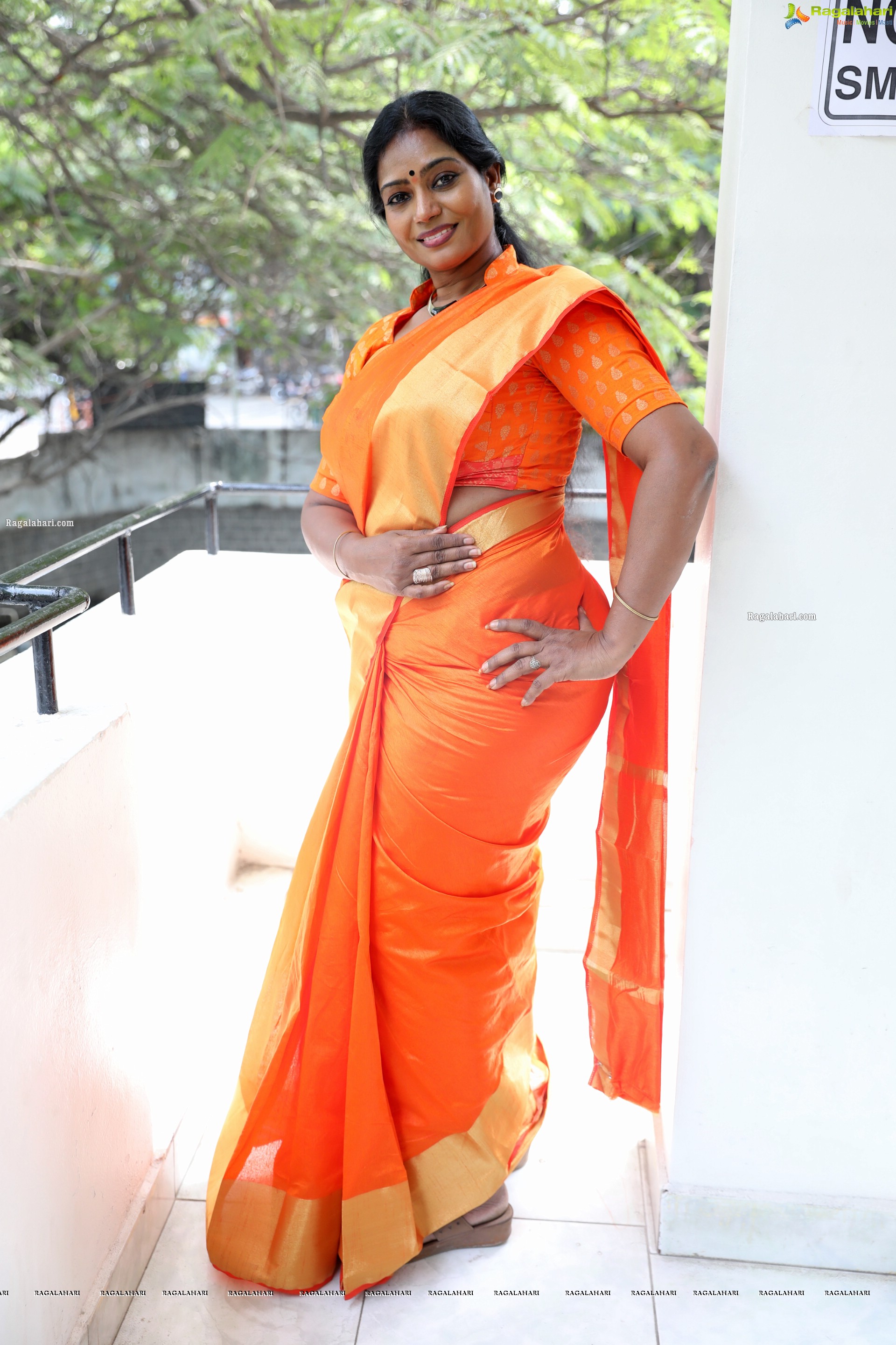 Actress Jayavani Photo Gallery